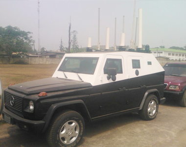 قم بتثبيت جهاز تشويش قنابل VIP 20-3000 ميجا هرتز في نيجيريا