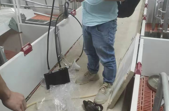 تم تثبيت مضخم الإشارة في قاعدة التكاثر.-تغطية-منطقة كاملة-إشارة-تغطية -03